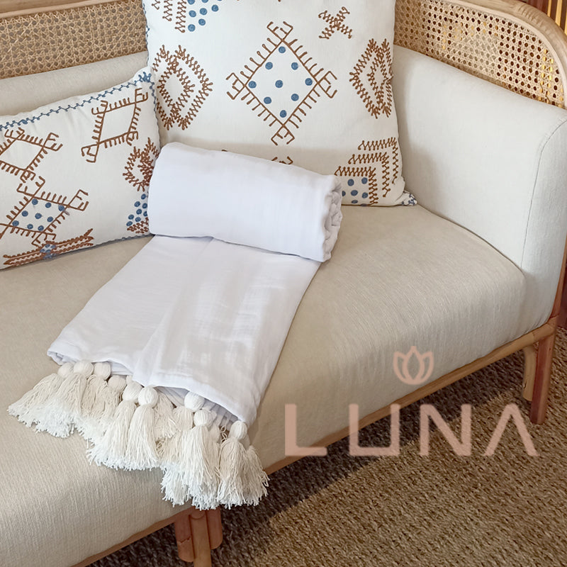 White Throw / Soft Blanket