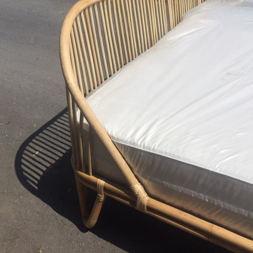 SOKA - Rattan Bed Vintage